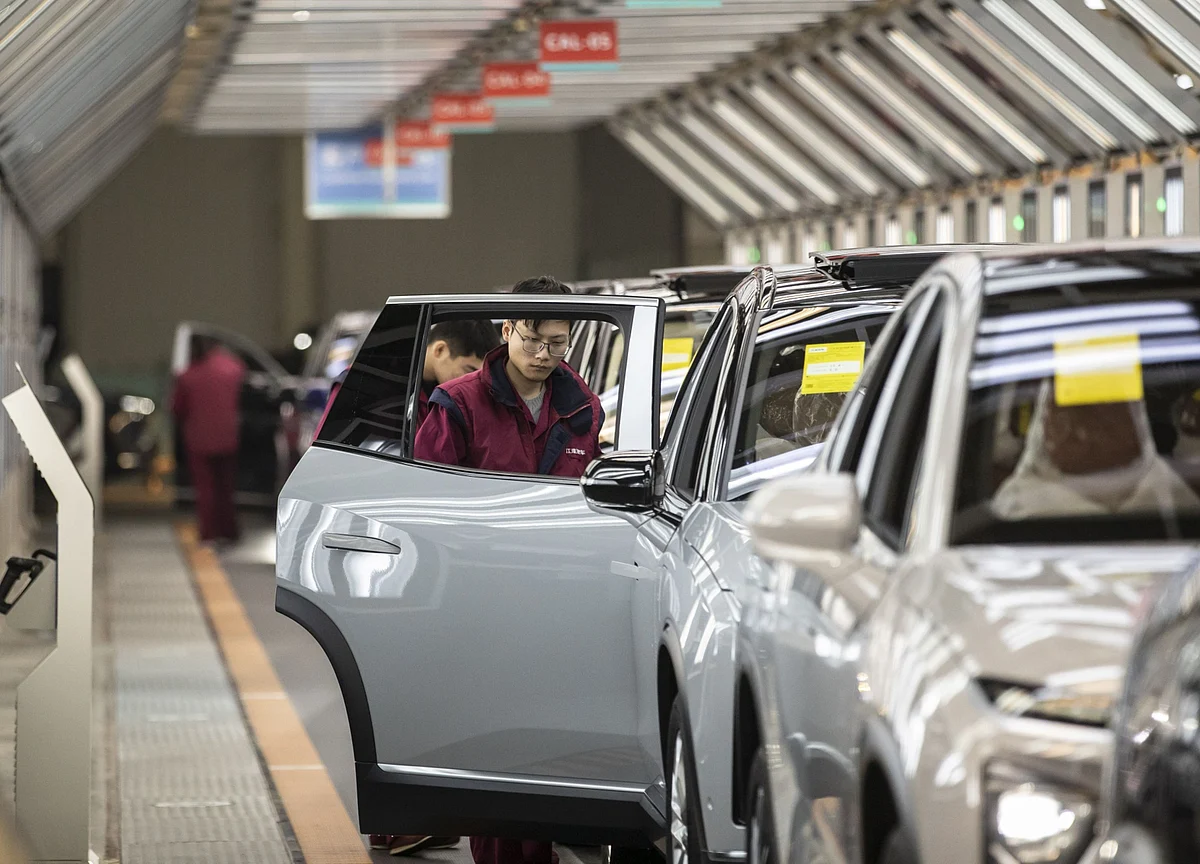 Tesla China Rival Nio Ups Competition With New Electric Sedan