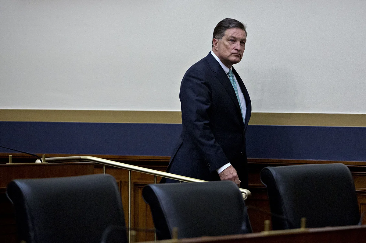 Fed Officials See Strong U.S. Rebound, Fanning Talk of Taper