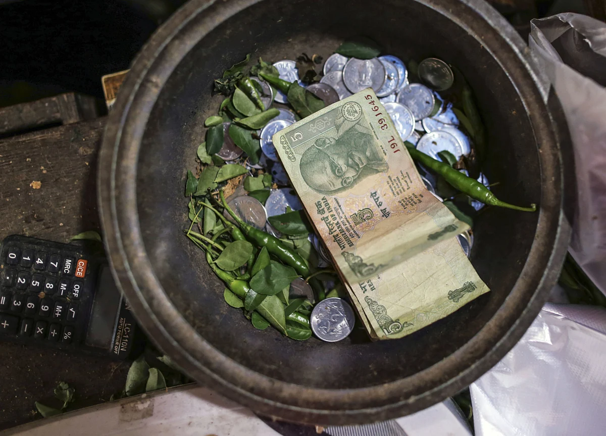Bonds in India Head for Losses With Near-Record Debt Sales Seen