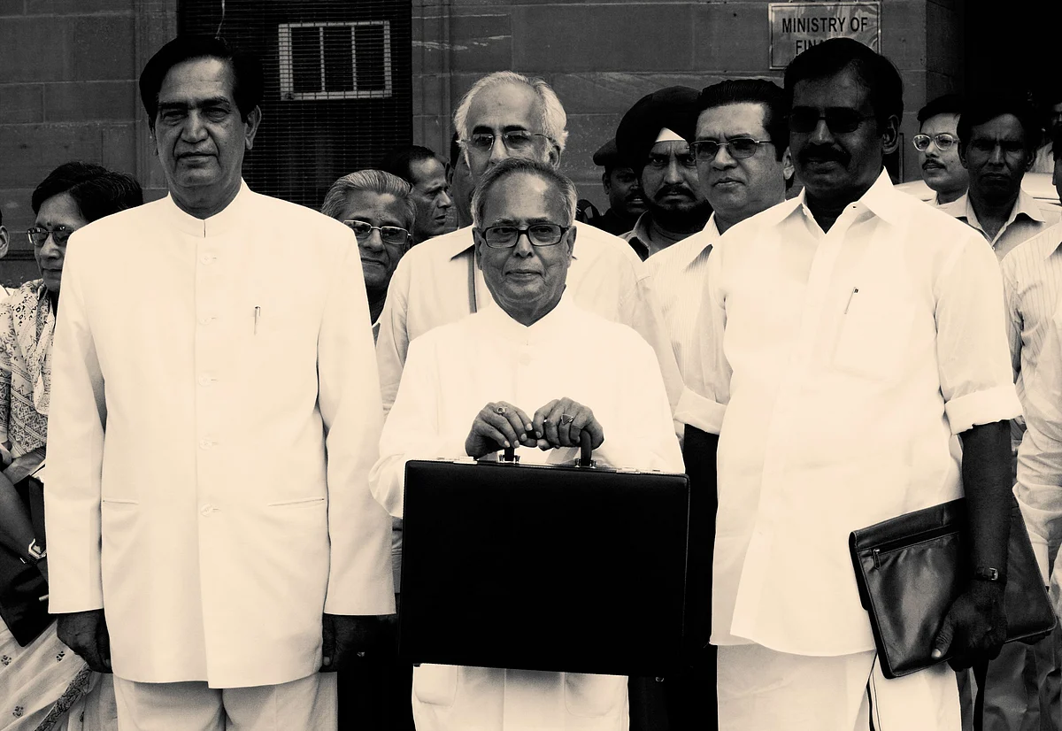 Pranab Mukherjee on his way to present the budget, in New Delhi, on July 6, 2009. (Photographer: Pankaj Nangia/Bloomberg News)