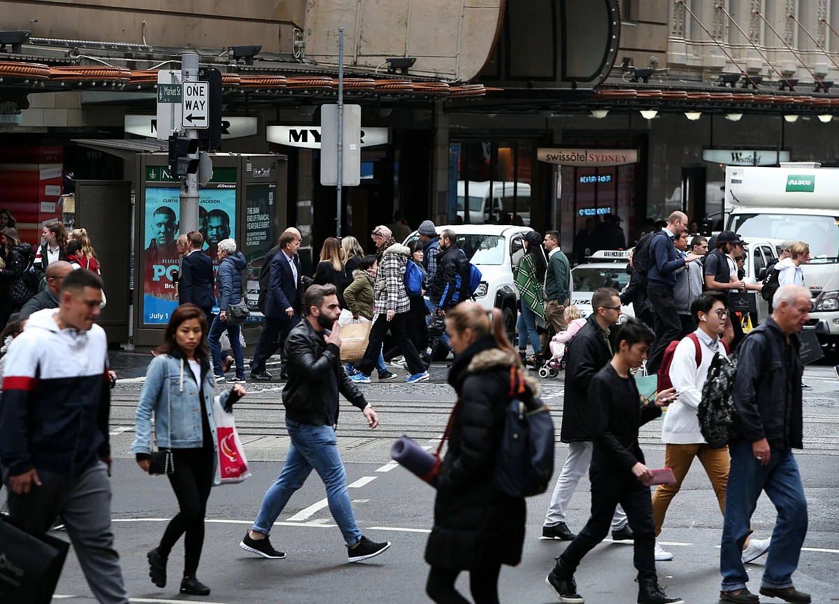 Australia Unemployment Falls to 6.6% as Recovery Strengthens