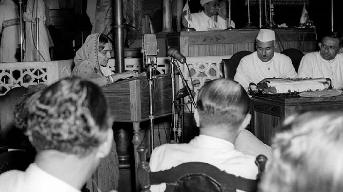 Hansa Mehta speaking at the midnight session of the Constituent Assembly, held on August 14/15, 1947. (Image: PIB)