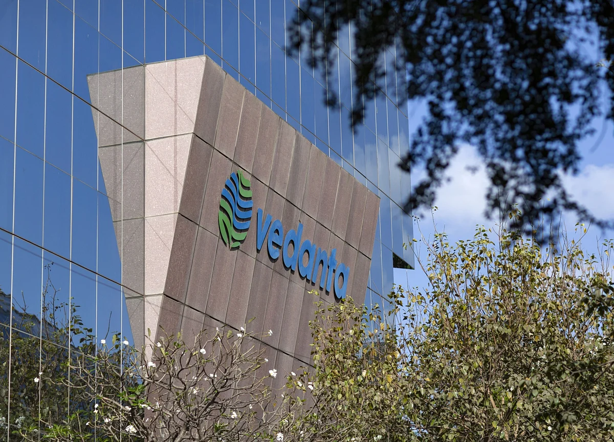 Vedanta Considers Bond Sale Ahead of Open Offer for India Unit