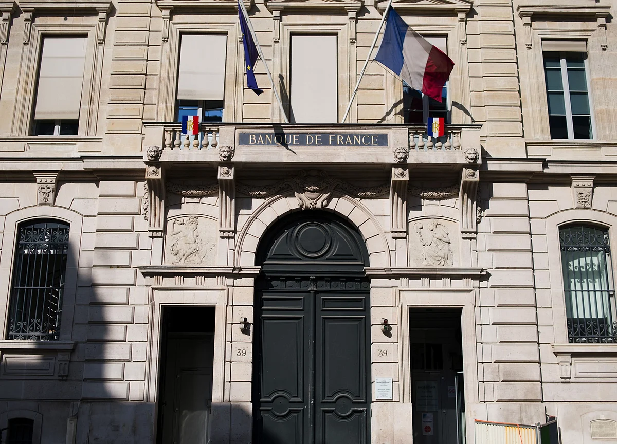 French Economy Stabilizes at 5% Below Pre-Pandemic Levels