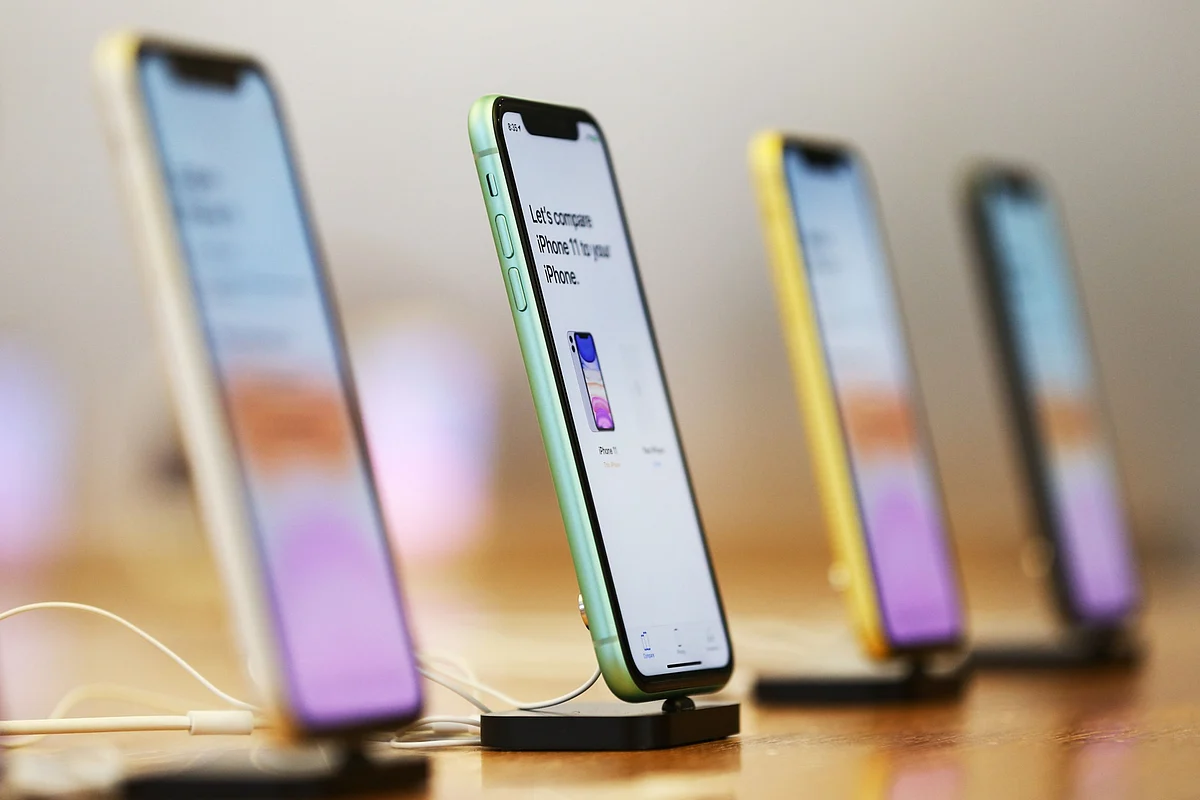 Apple Is Working on Magnetic Battery Pack Attachment for iPhones