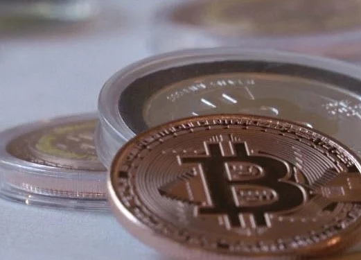 Retail Bitcoin Traders Rival Wall Street Buyers as Mania Builds