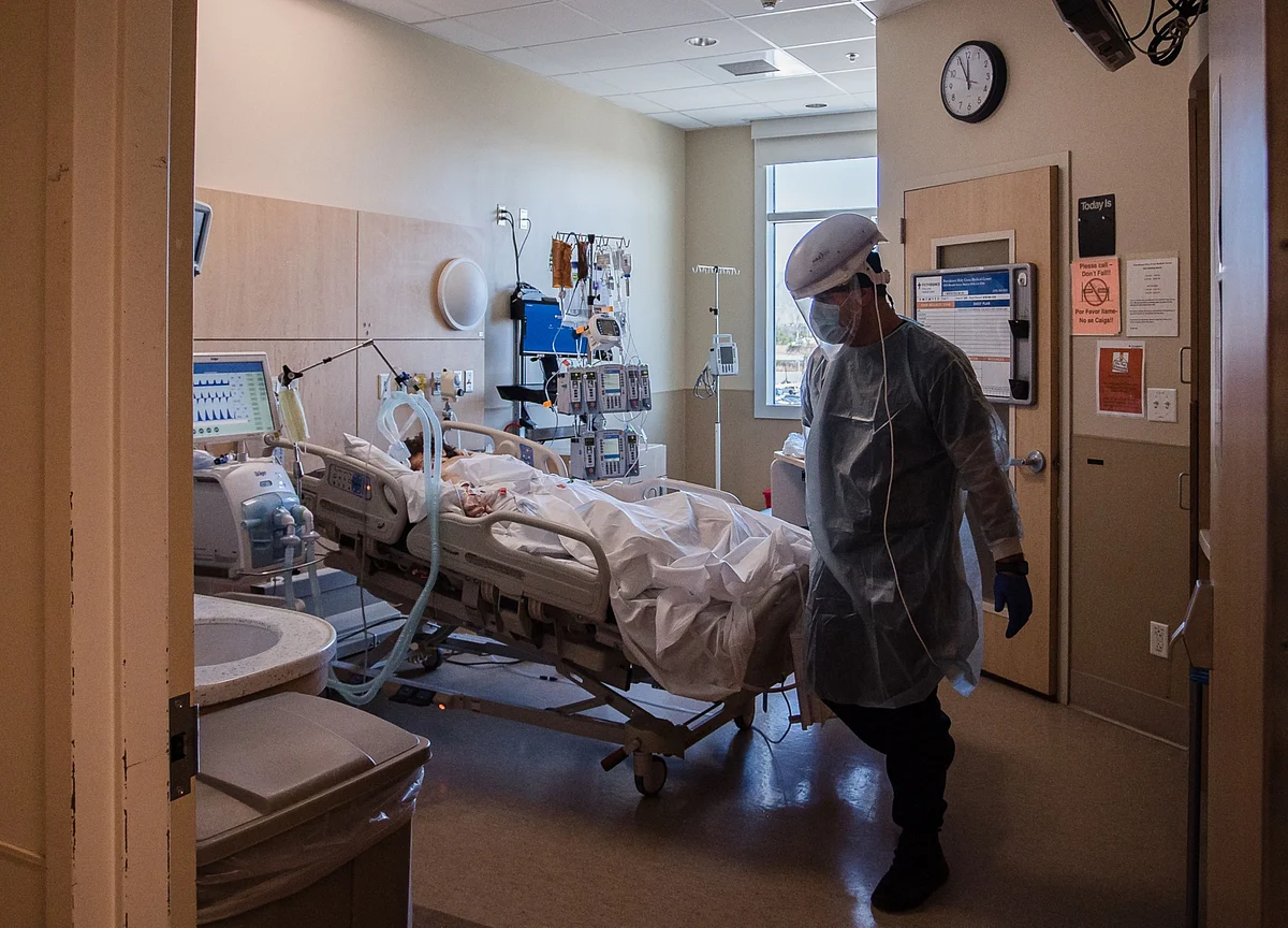 U.S. Life Expectancy Plunged in 2020 by Most Since World War II