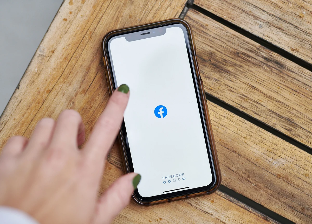 Facebook Exploring Audio-Chat Products to Rival Clubhouse
