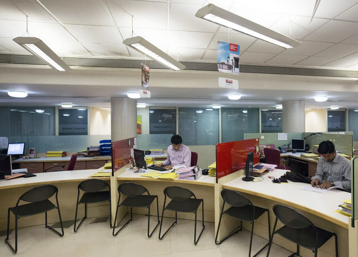 Government To Bring Amendments To Two Acts To Enable Privatisation Of PSU Banks