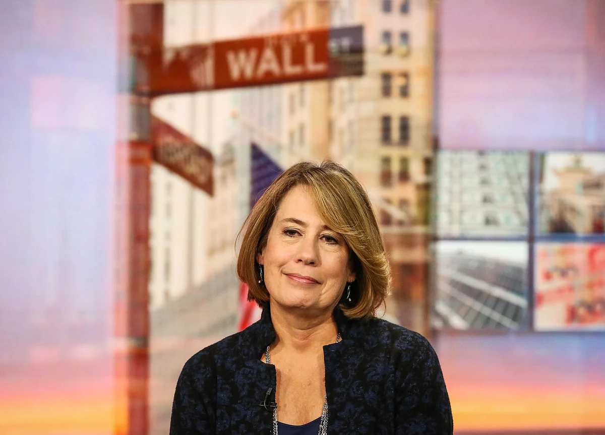 Sheila Bair Says Don’t Buy Bitcoin, It’s at ‘Nosebleed Levels’