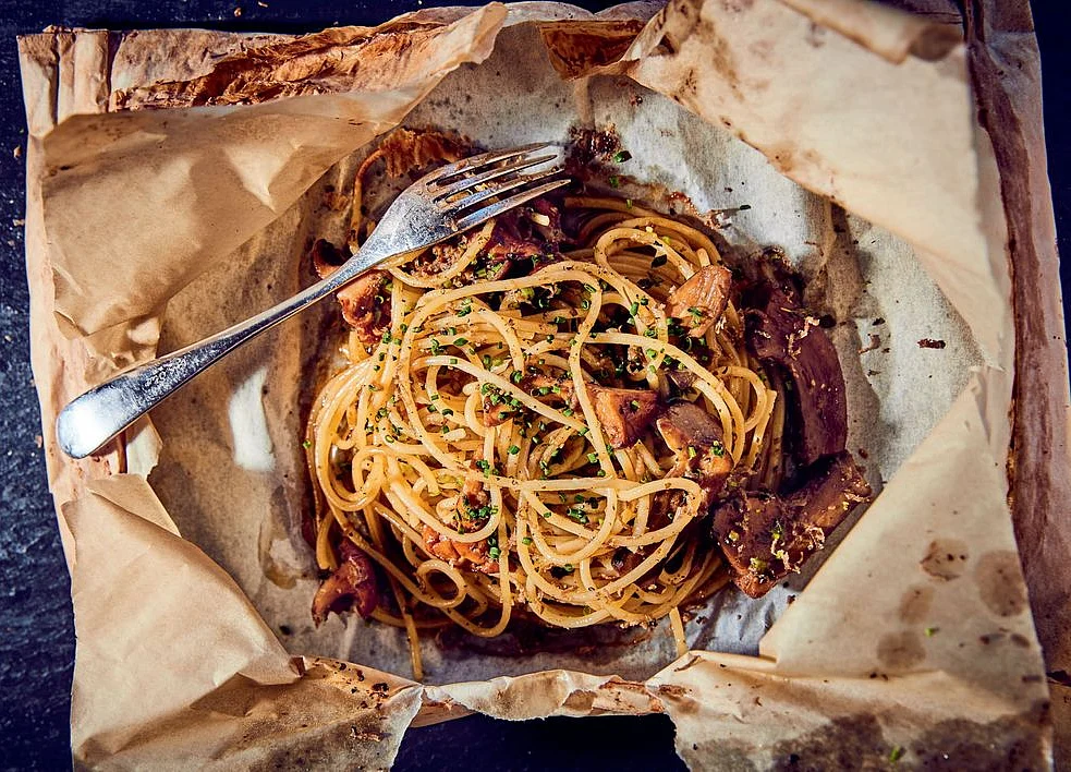 The Perfect Date-Night Pasta Is Spaghetti You Unwrap Like A Gift