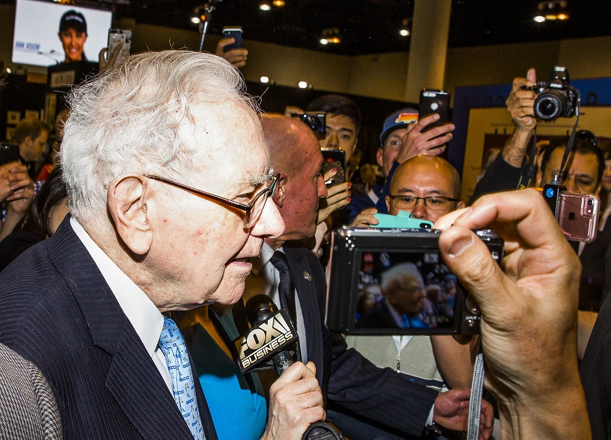 Buffett’s ‘Tone Deaf’ Annual Letter Skirts Major Controversies