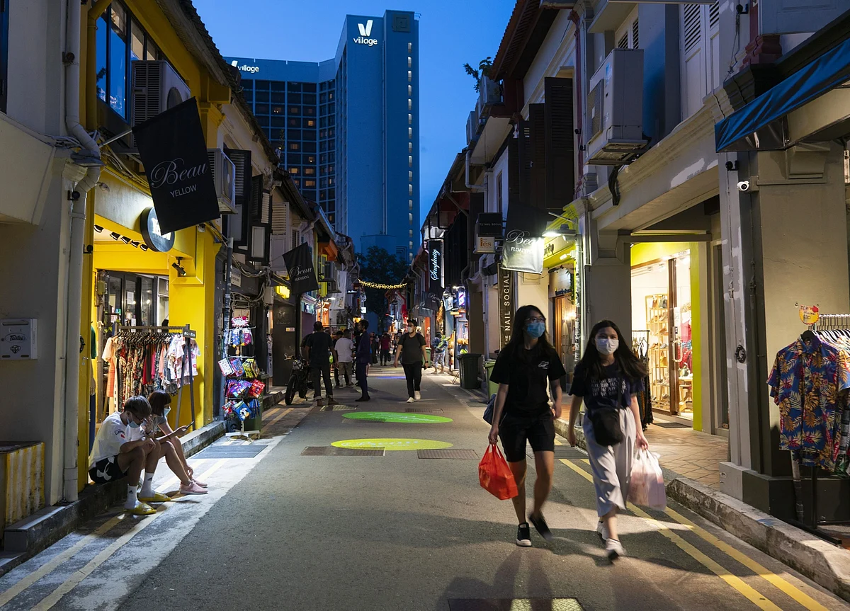Singapore Likely to Run Deficit for Third Year Due to Covid
