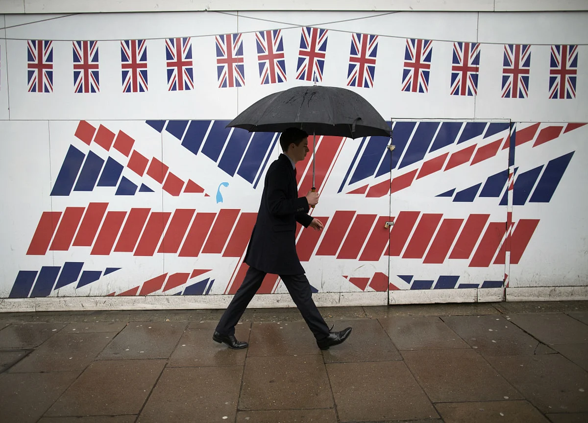 U.K. Labour Proposes ‘Recovery’ Bond as Starmer Gives Vision