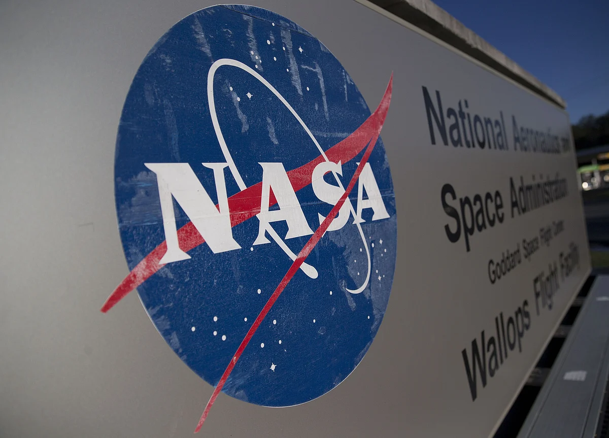 NASA Nails Historic Mars Landing in Hunt for Ancient Life