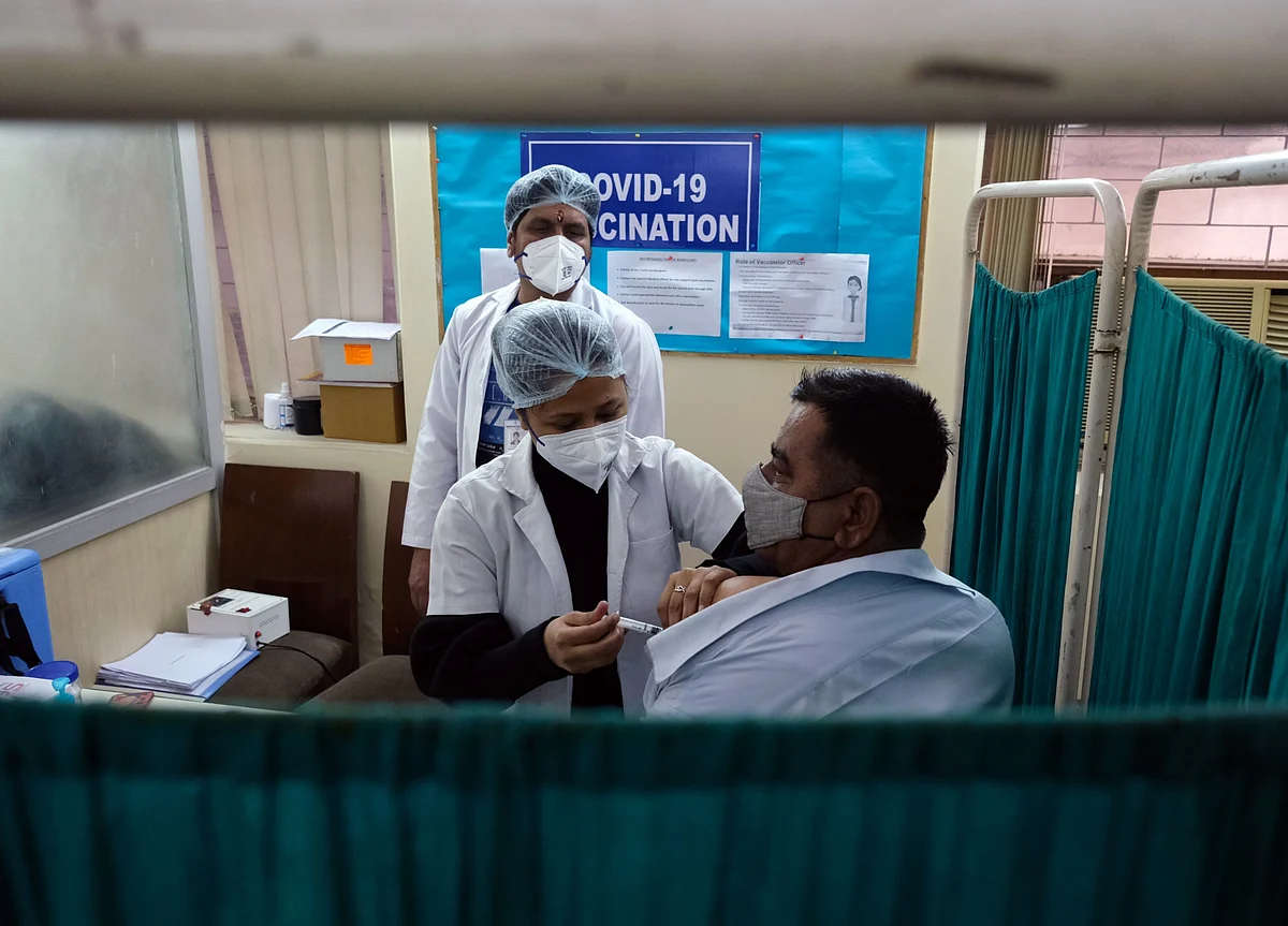Top Indian Hospital Firm Expects Private Vaccine Market by March