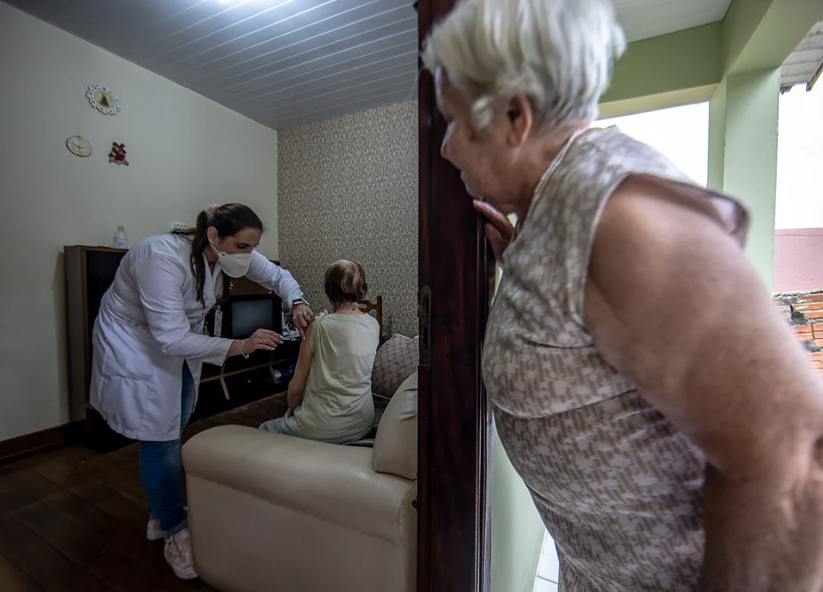 Vaccine Delays Leave Latin America’s Economies in the Mud