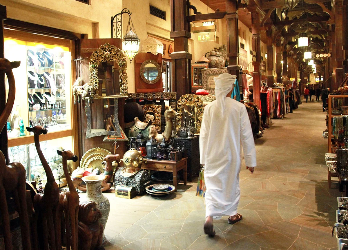 Silver’s Reddit-Fueled Surge Pains Dealers in Dubai’s Souks