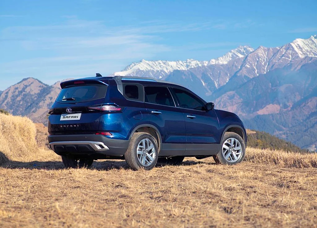 Analysts Bullish On Tata Motors’ Domestic Business Turnaround; Stock Gains