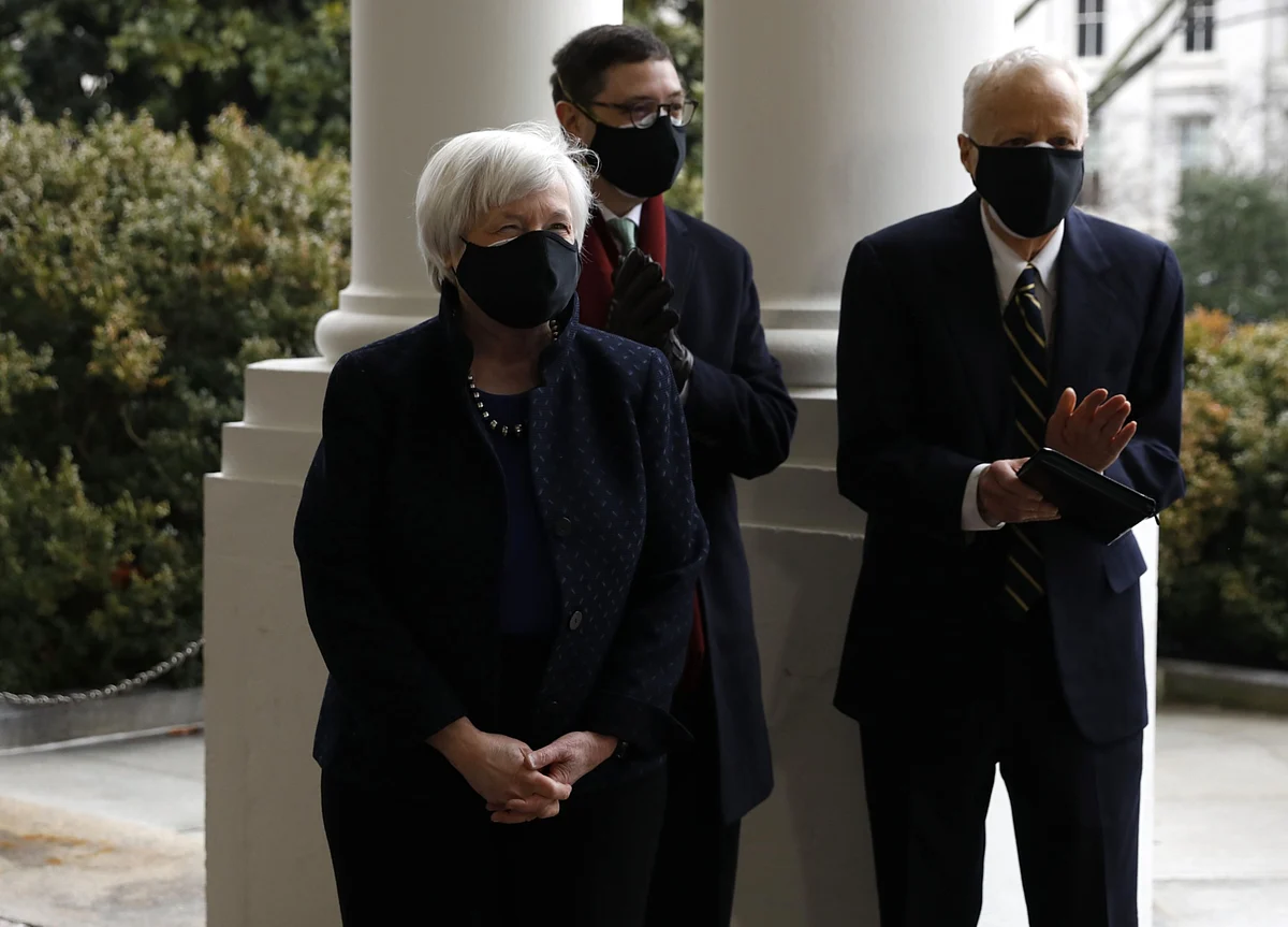 Yellen Vows to Probe Market Mania, in Consumer-Protection Test