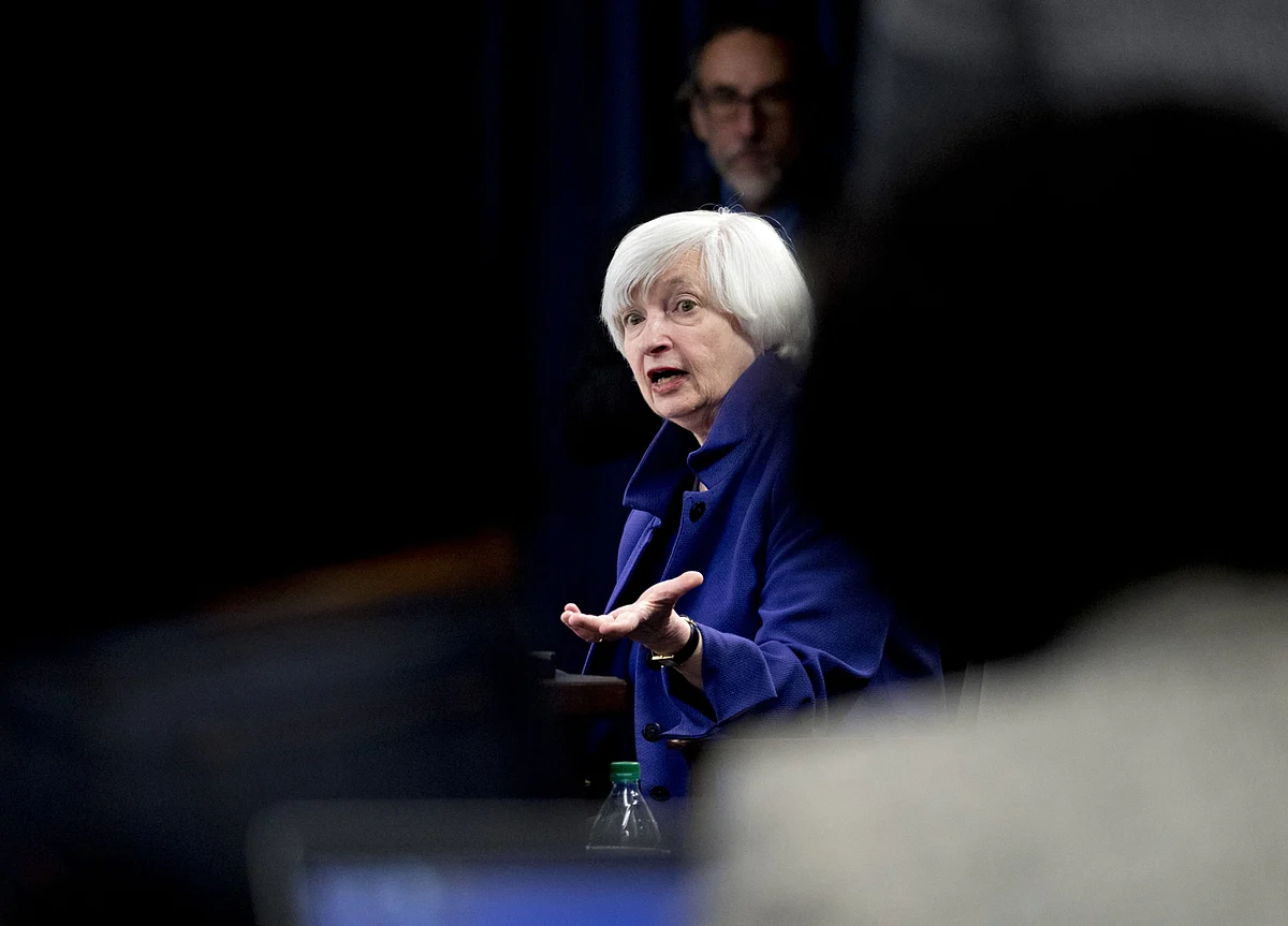 Yellen Sees Full Employment in 2022 With Biden Stimulus Plan