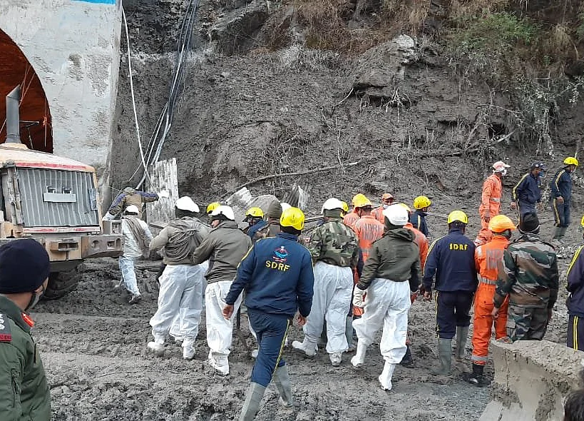 Eleven Dead as Rescue Continues in Flood-Hit Indian State