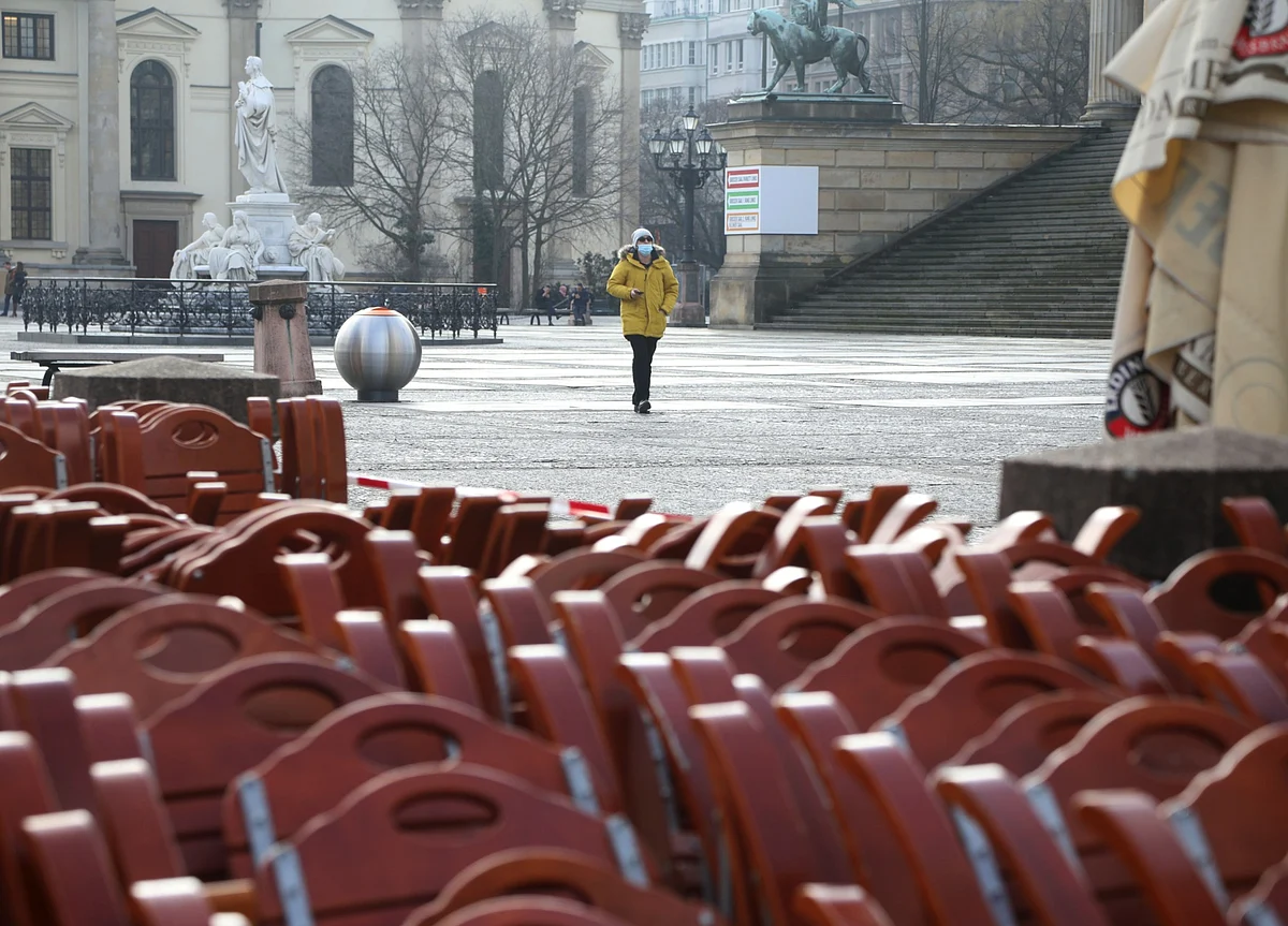 Euro-Area Economy Weakened by Lockdowns, Supply Constraints