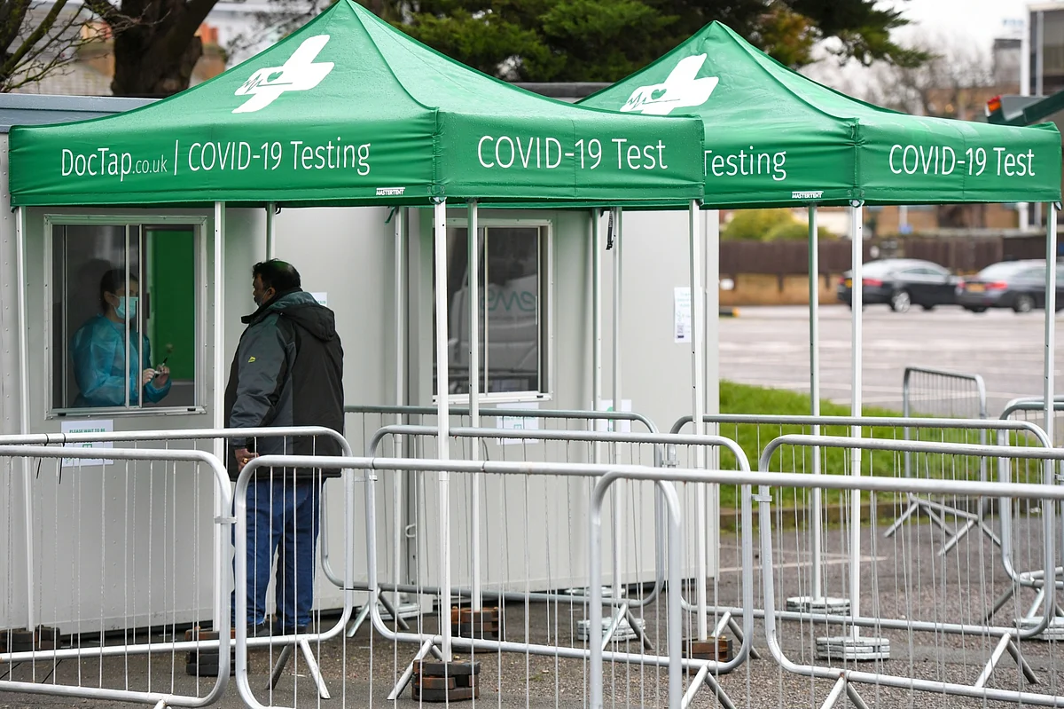 U.K. Plans Business Tax Hike to Pay for Covid, Sunday Times Says