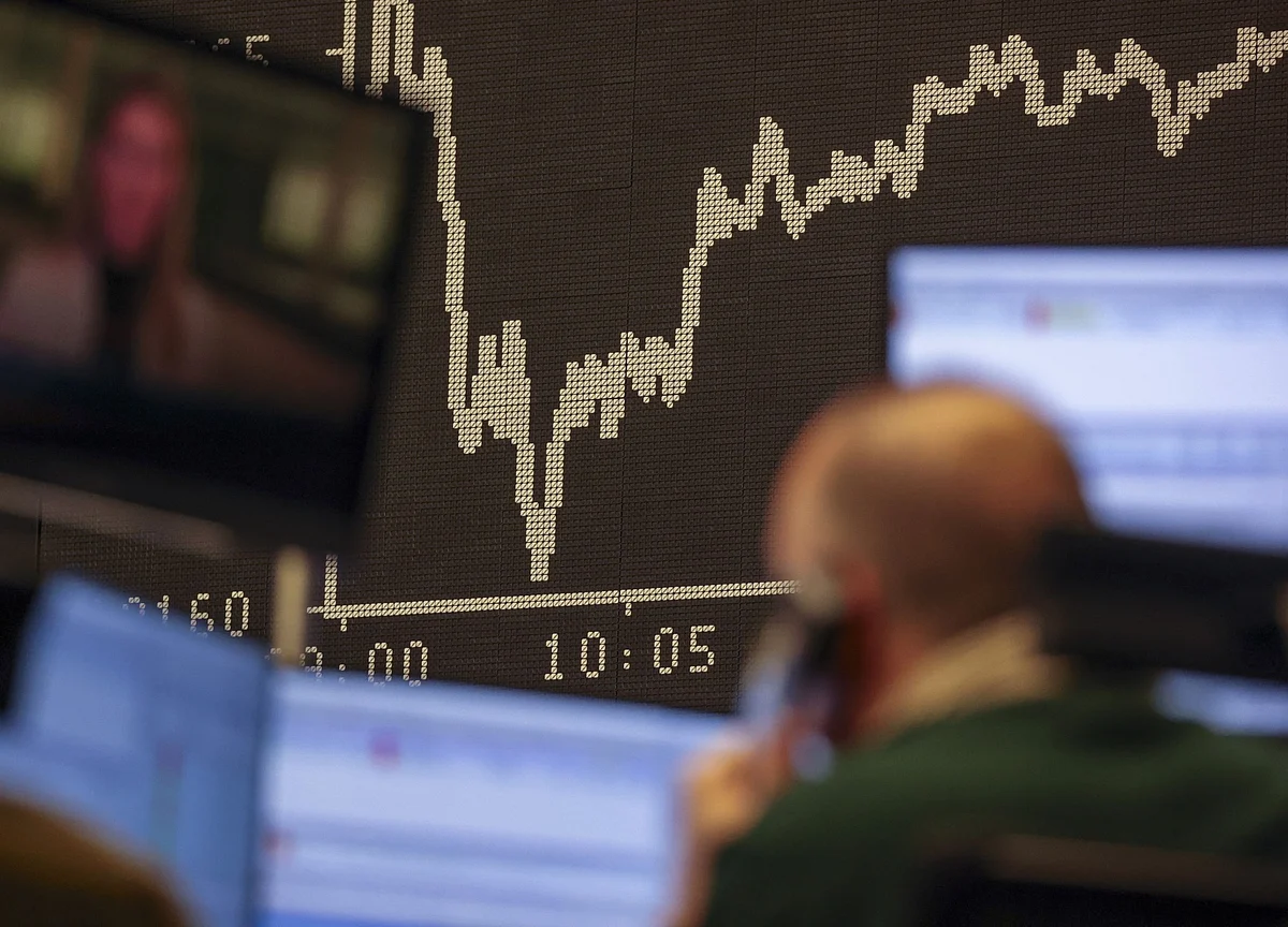 Nasdaq 100 Tumbles, Ends 11% Below Feb. 12 Record: Markets Wrap