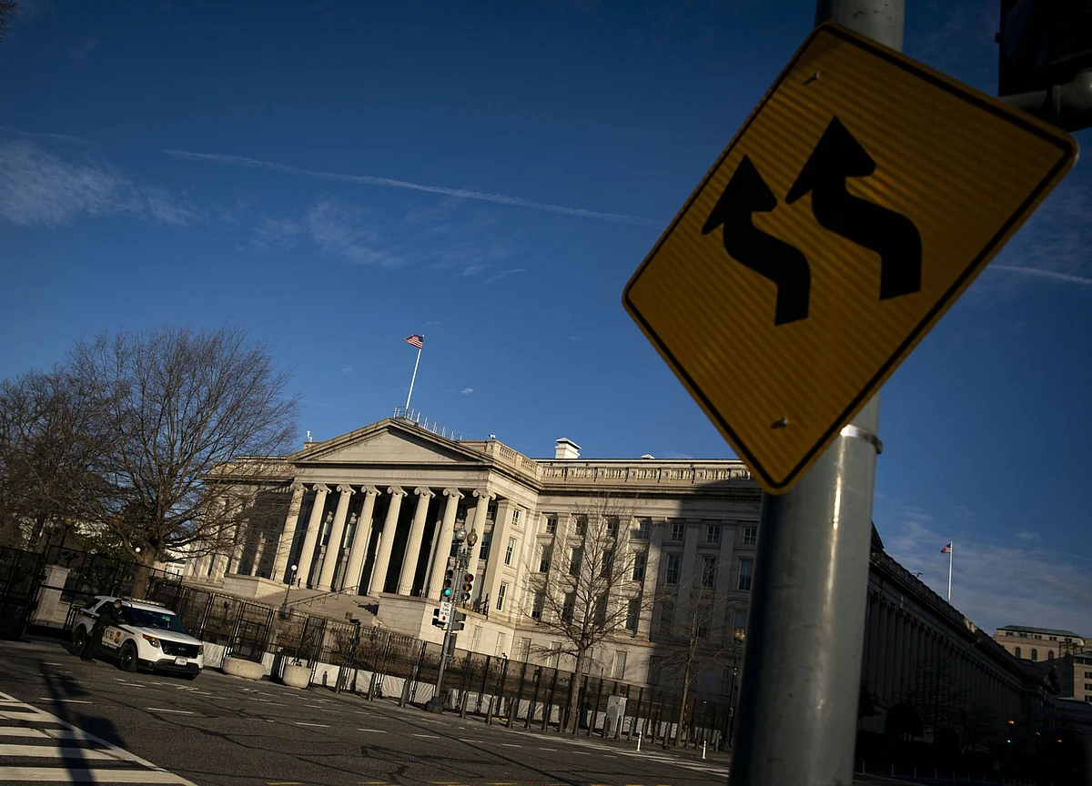 In a Flash, U.S. Yields Hit 1.6%, Wreaking Havoc in Markets