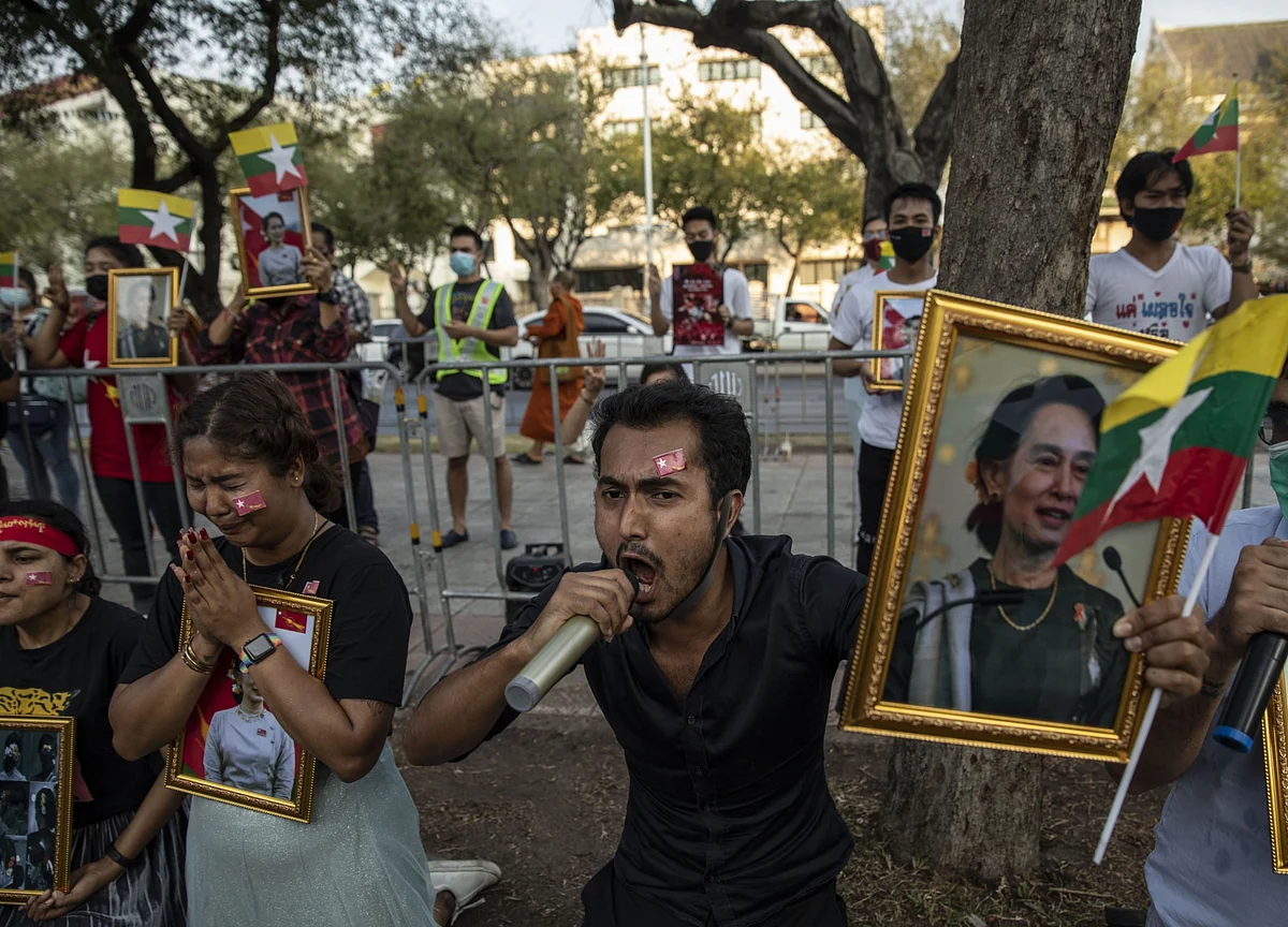 Myanmar Imposes Martial Law After Chinese Factories Set Ablaze