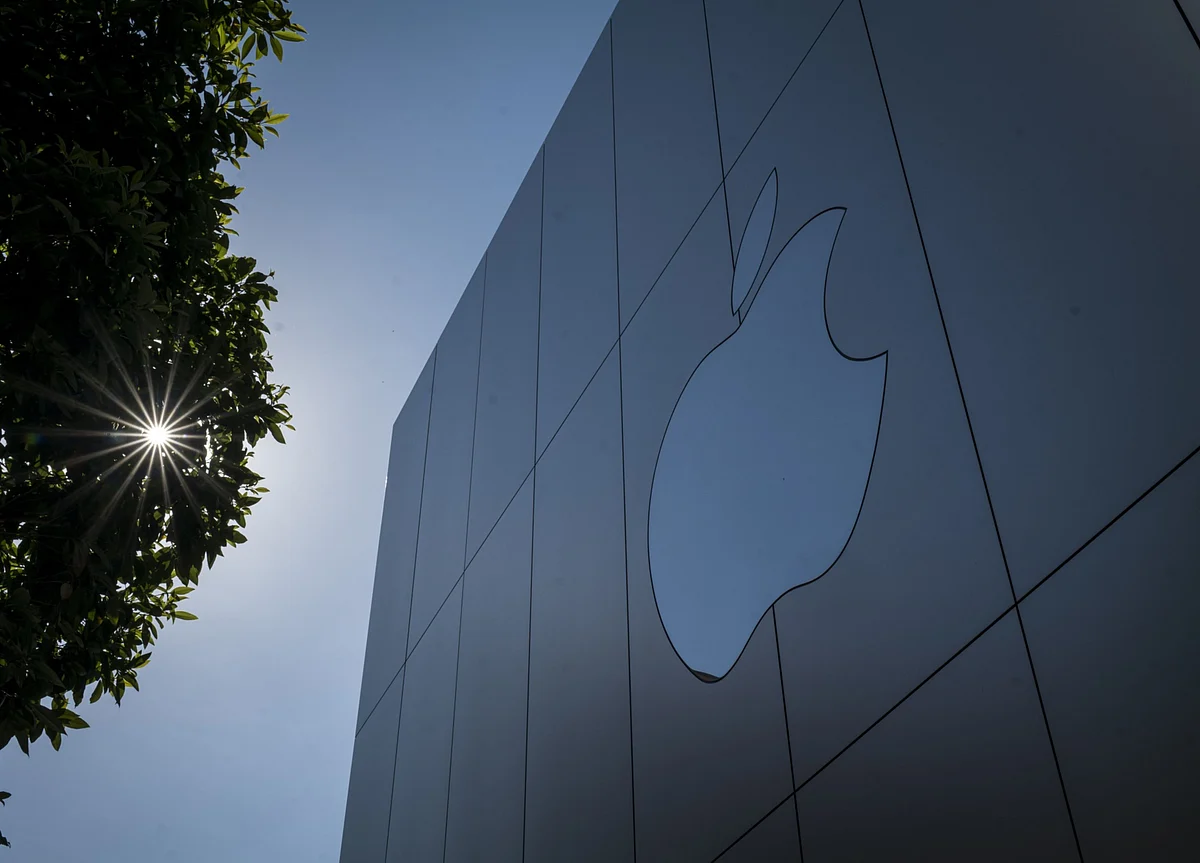 Apple Warns Against Unauthorized Tracking After China Workaround