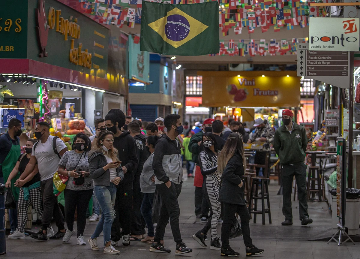 Emerging Markets Brace for Rate Hikes With Debt at Records