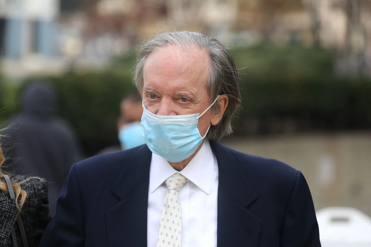 Bill Gross Surprises With Short Bets on Treasuries, GameStop