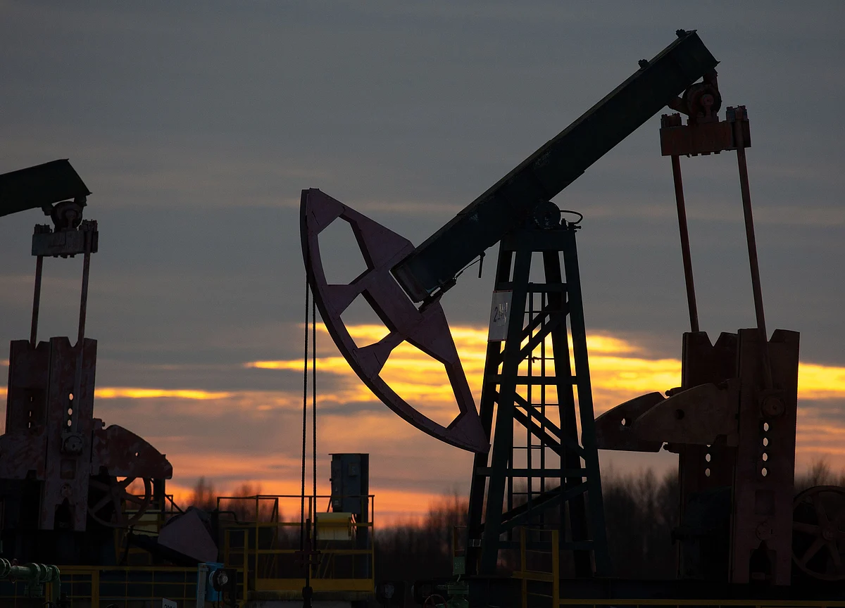 Oil Rises for Second Day With Focus Moving Toward OPEC+ Meeting