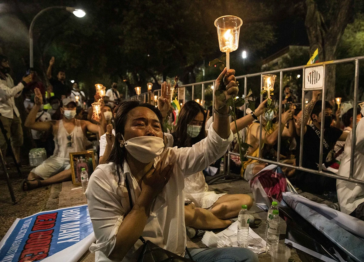 Brawling Myanmar Monks Show Buddhist Nationalists Backing Coup
