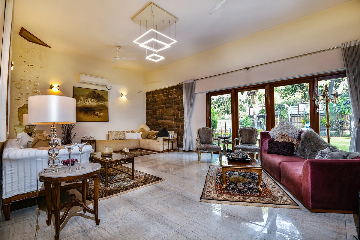 Bungalow in Golf Link (Source: Sotheby’s India International Realty) 