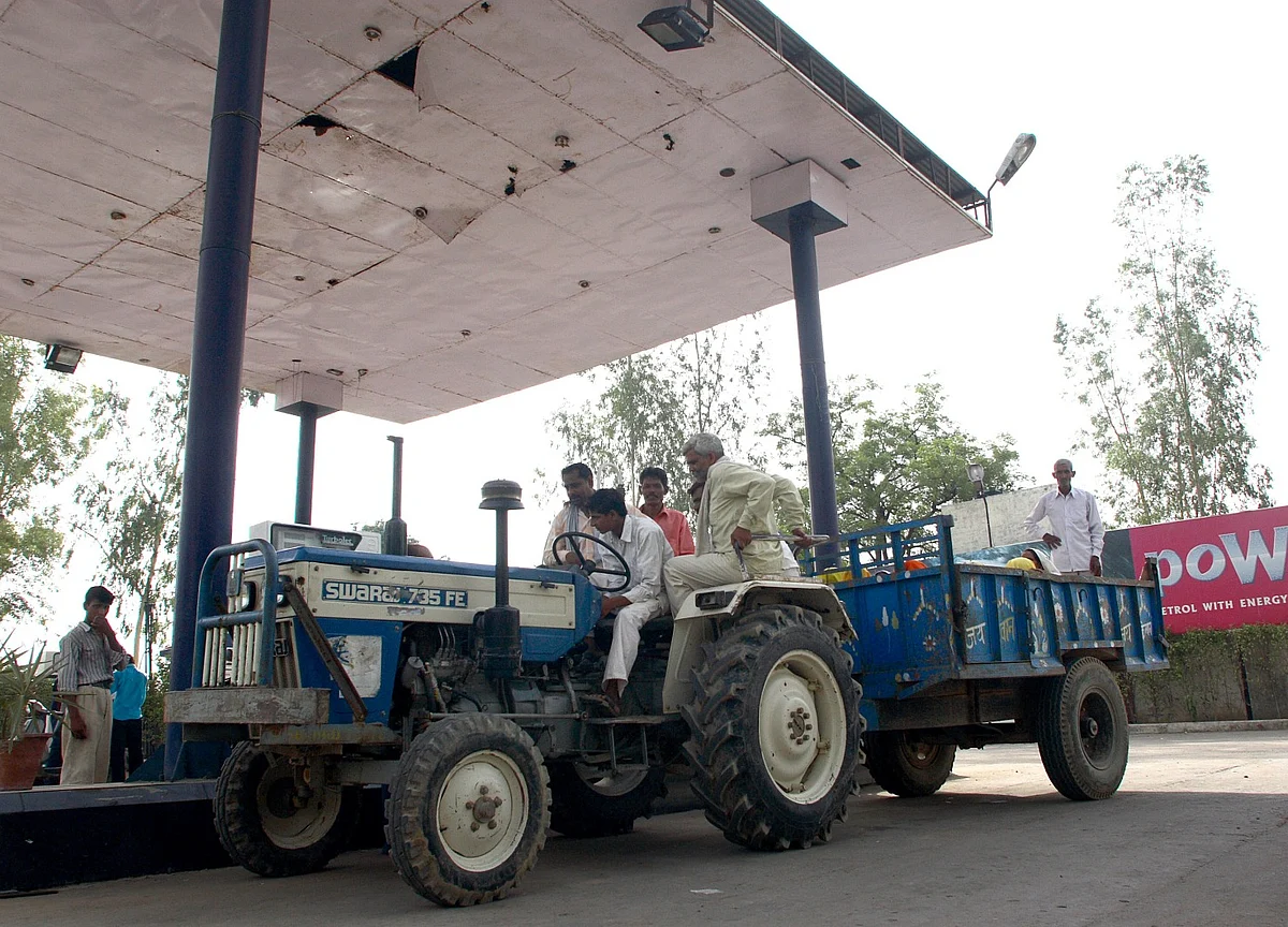 India’s Biggest Oil Retailers Are Focusing on Rural Revival