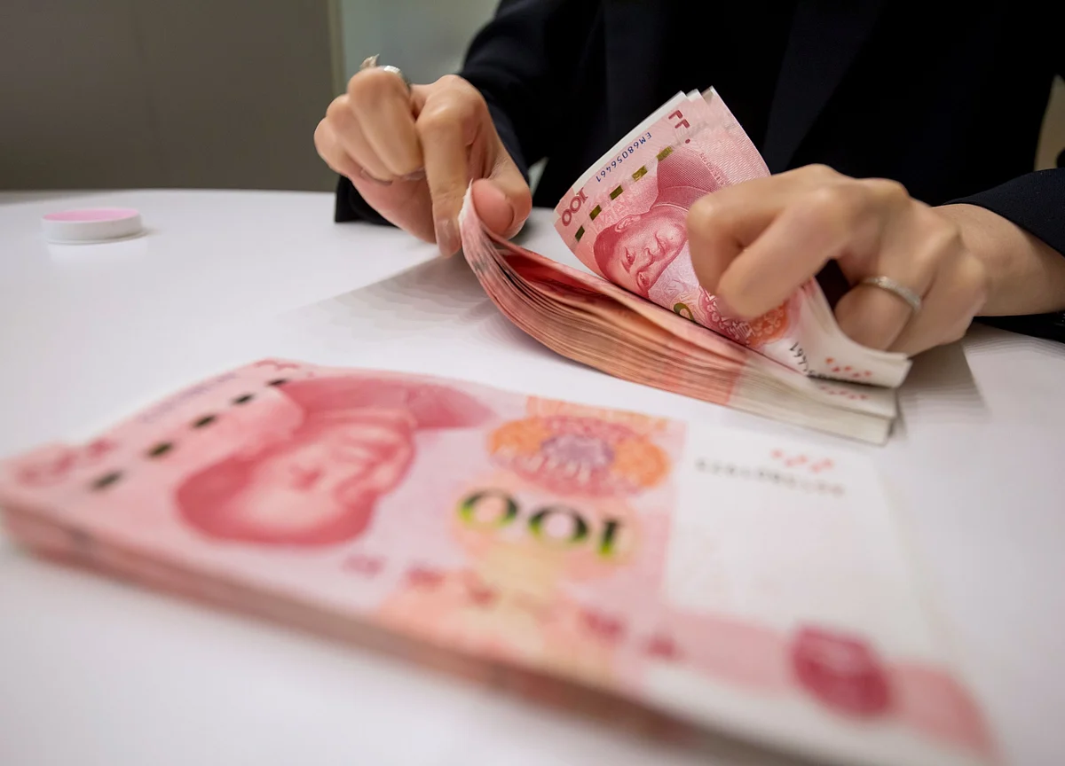 Worst Yuan Selloff in Year Drives Traders Back to Daily Fix
