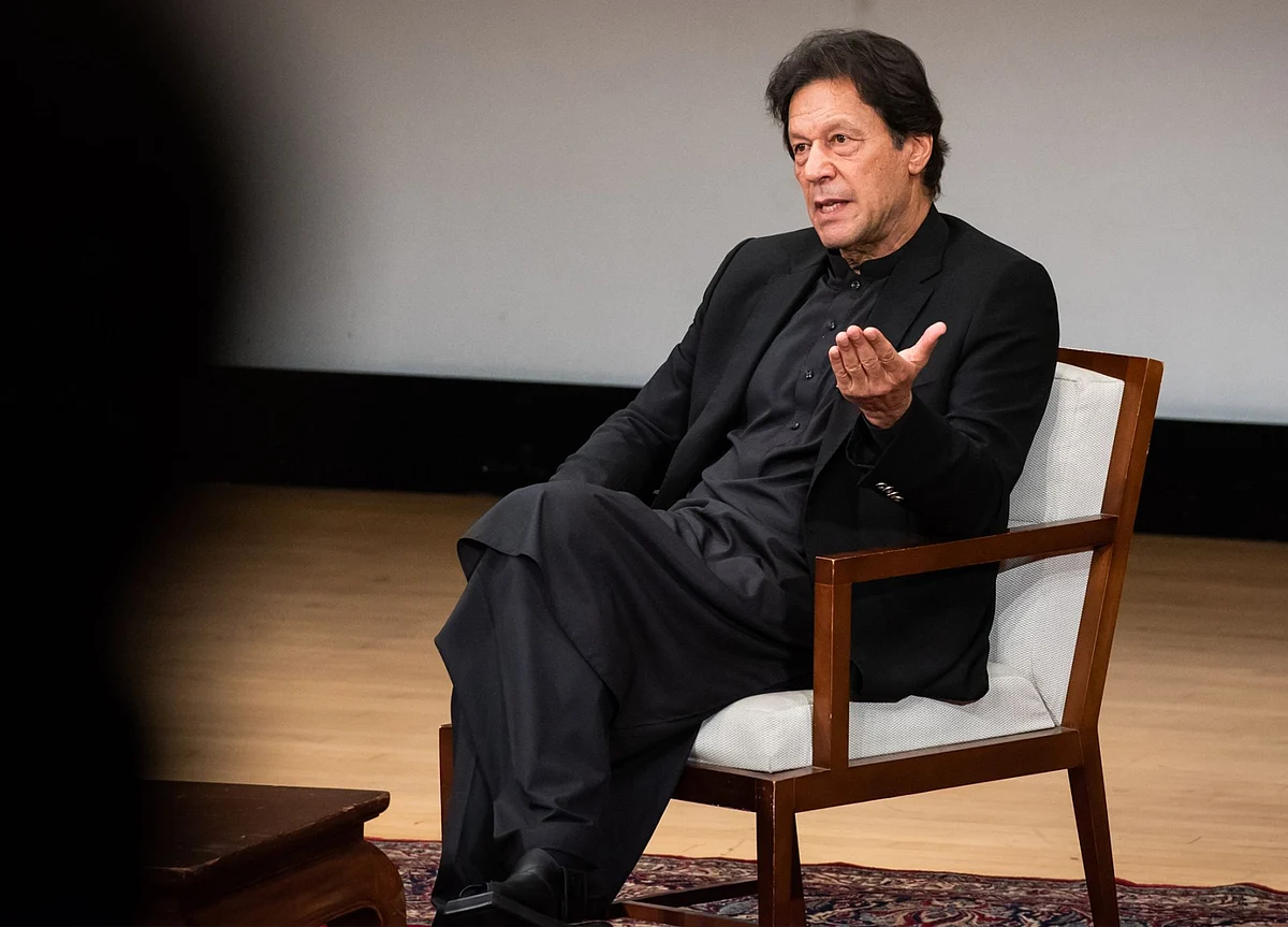 Pakistan Premier Khan Urges India to Make Move Toward Peace