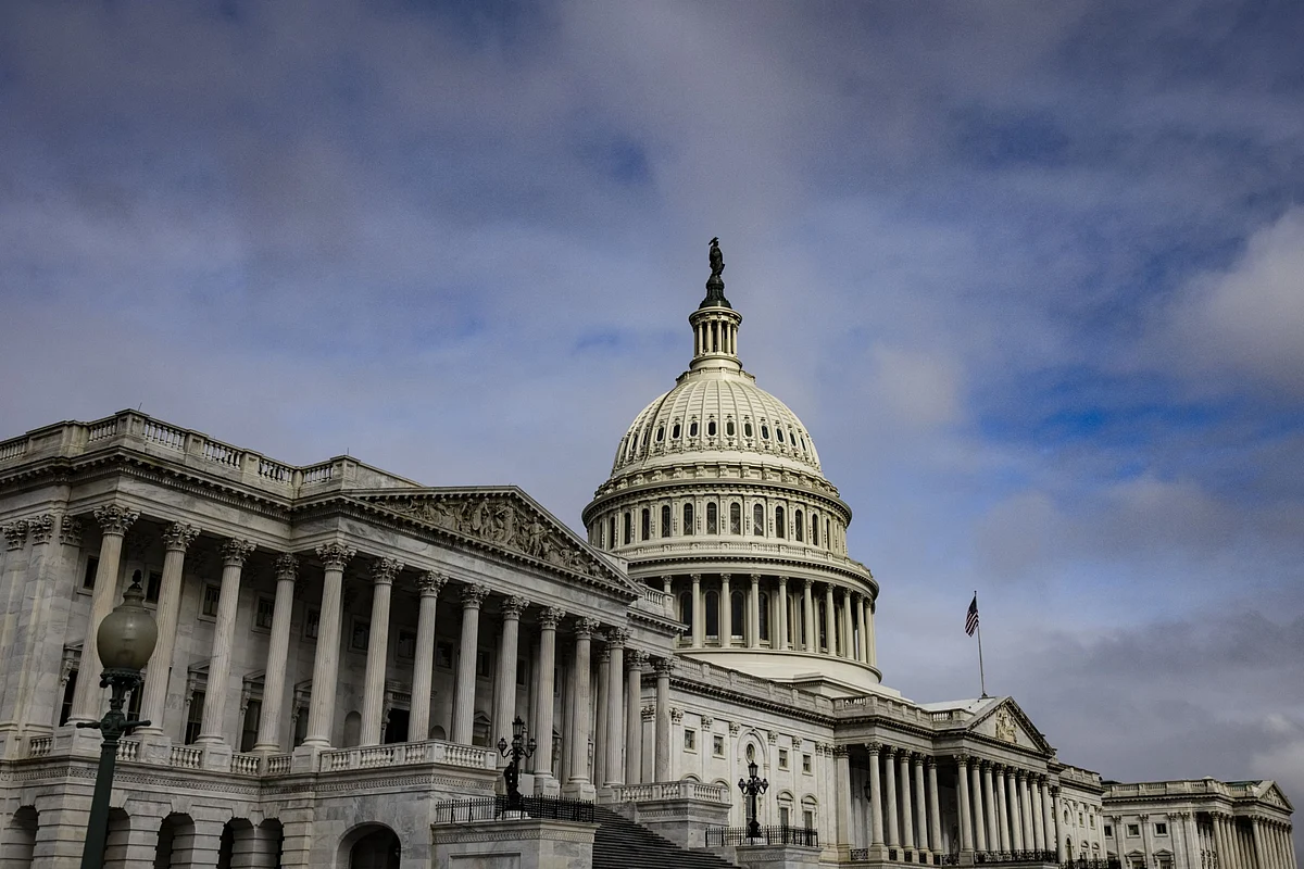 U.S. Violent Extremists Seen Poised to Undertake Attacks in 2021
