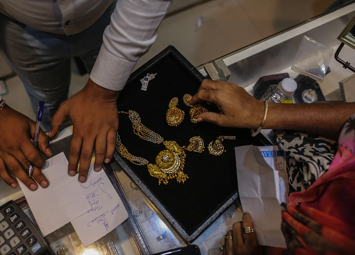 Gold’s Slump Boosts Indian Buying Ahead of Wedding Season