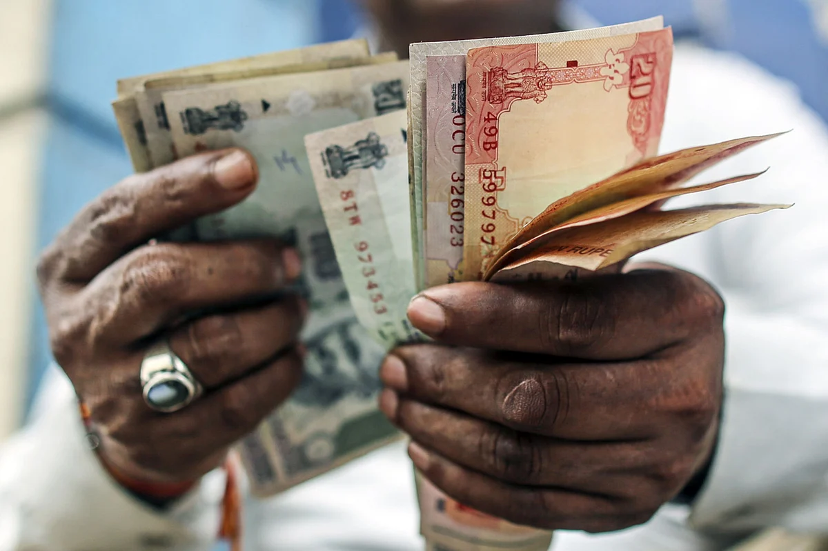 Top India Debt Arranger Sees Shift to Loans as Yields Spike