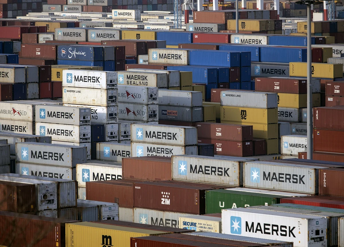 Maersk Is Said to Weigh Sale of $1 Billion Cold Container Unit