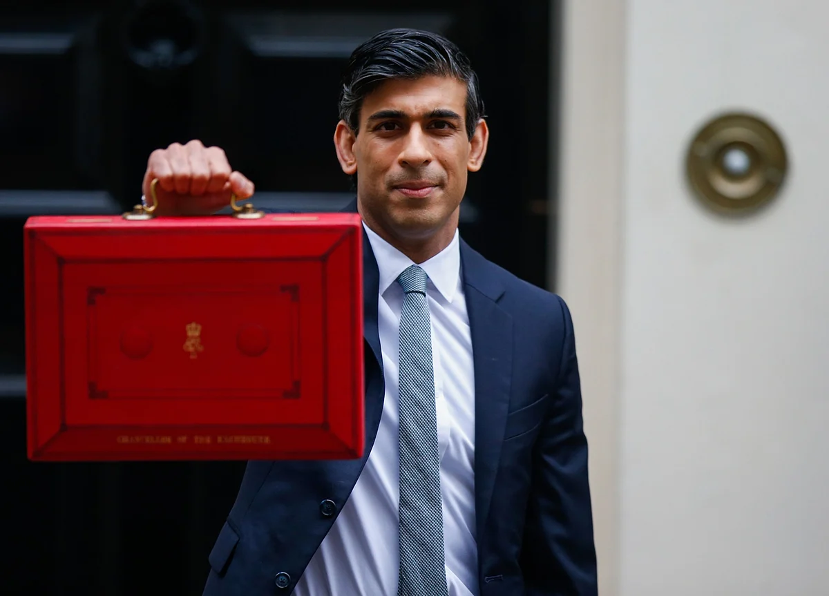 Sunak Plans Highest U.K. Taxes Since 1960s to Pay Pandemic Bill