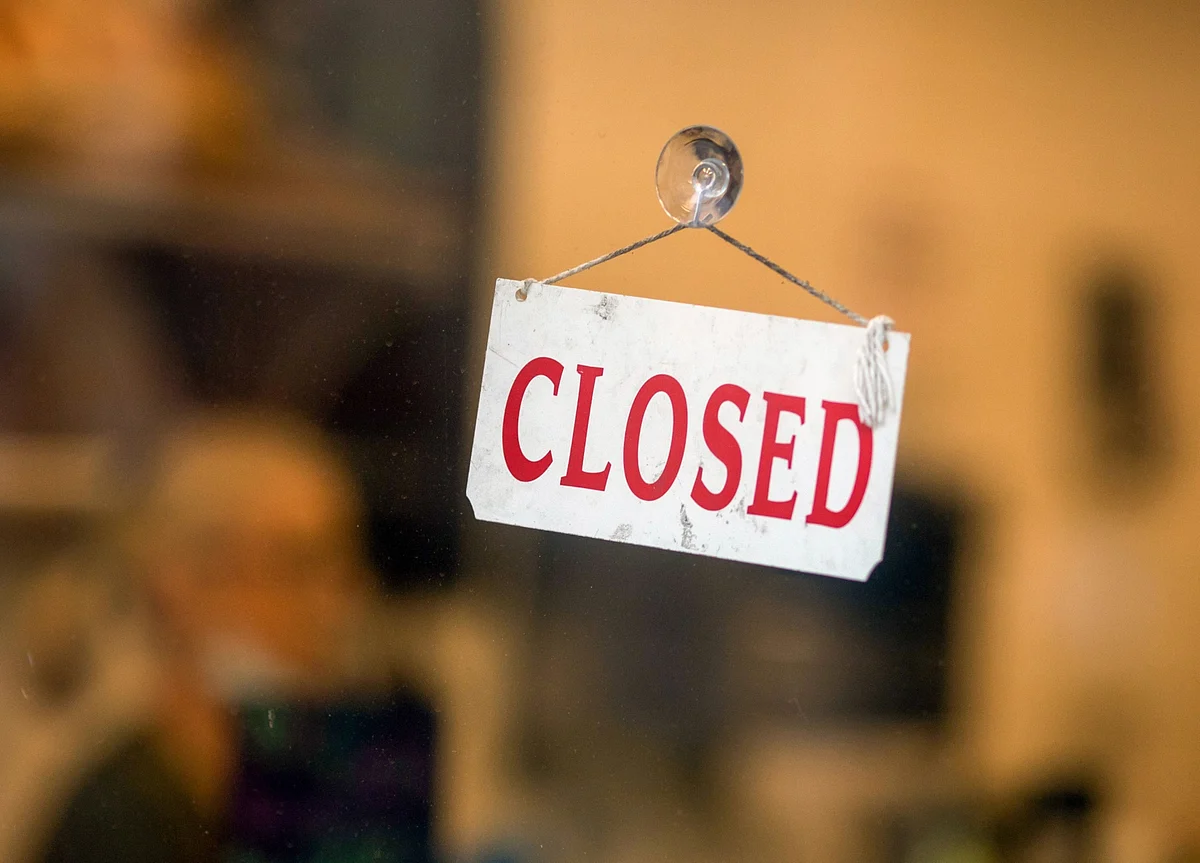 Top Irish Securities Firm Shuts Bond Desk as Scandal Ripples On