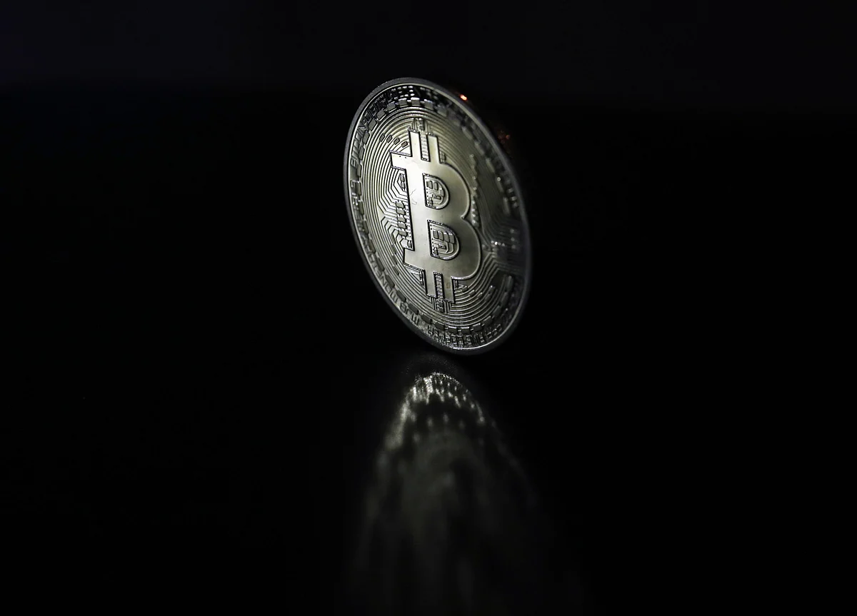 Bitcoin Risks Extending Losses After Weekend Rally Evaporates