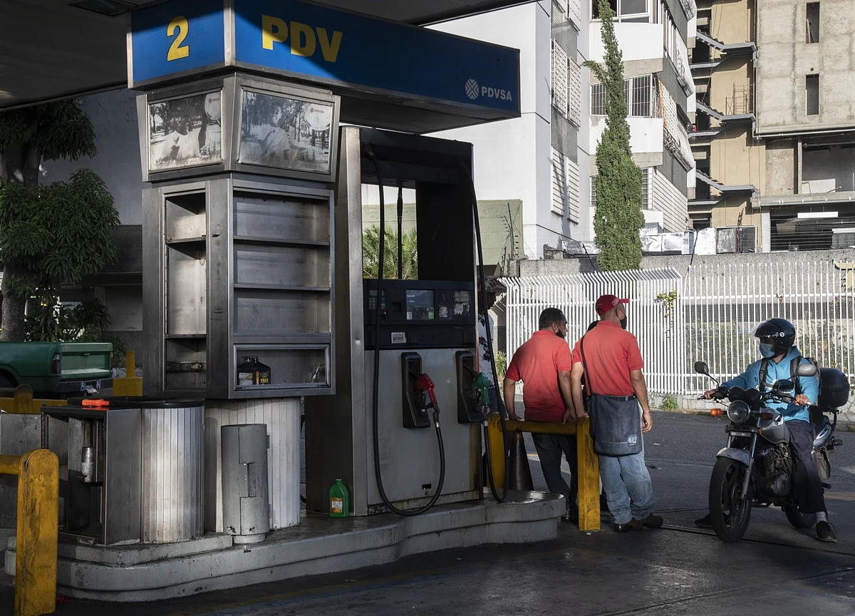 Capitalism Maduro-Style Is Coming to Venezuela’s Gas Stations
