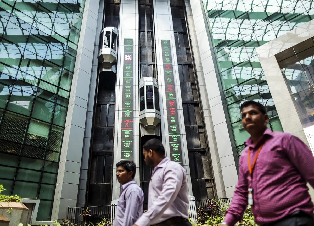 Sensex, Nifty End Volatile F&O Expiry Lower Dragged By Autos, RIL