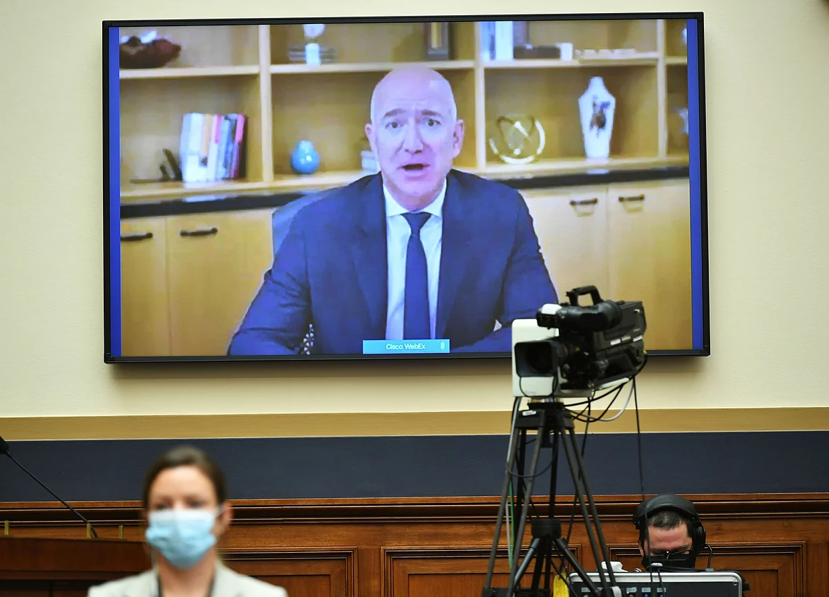 Bernie Sanders Invites Jeff Bezos to Hearing on Income Inequality